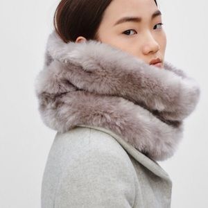 Babaton faux fur scarf in BLACK